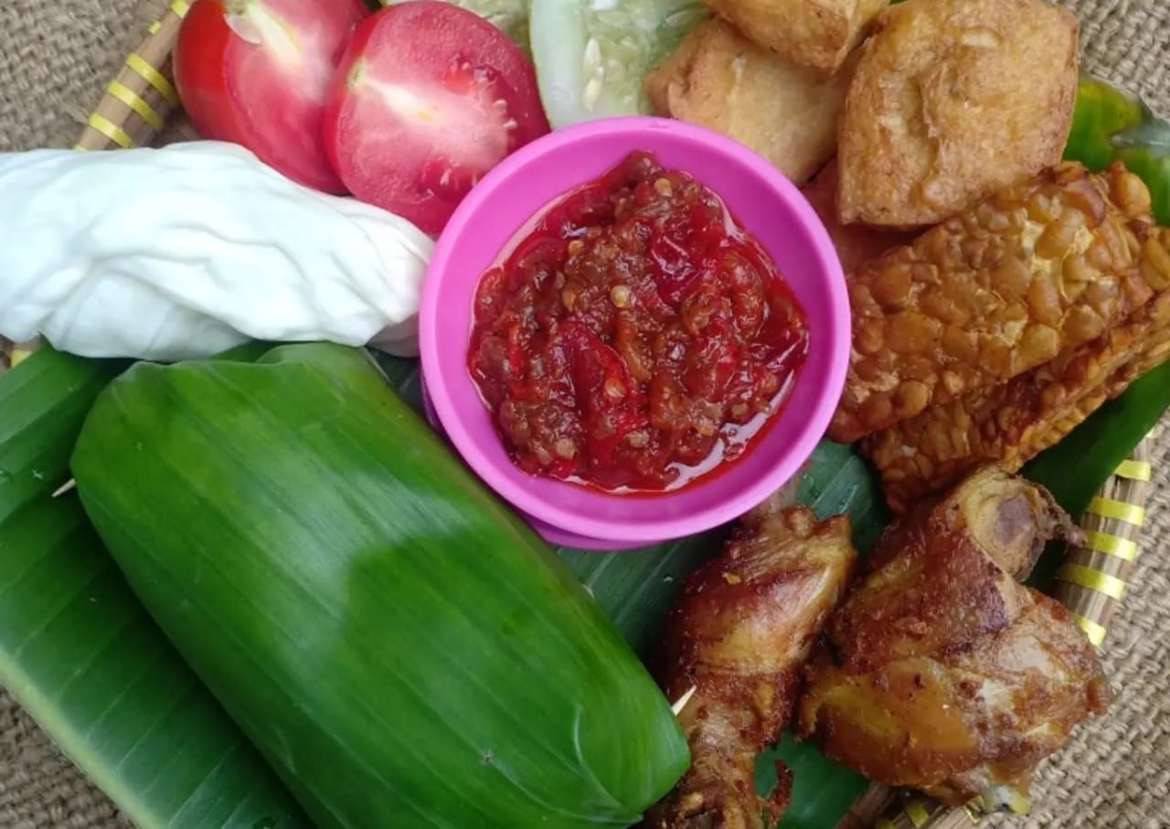 5 Makanan Khas Bandung yang Bikin Ketagihan, Wajib Coba!