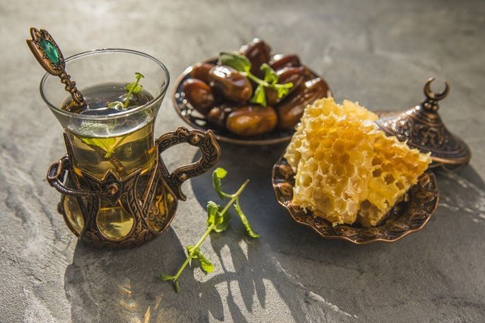 Kurma vs Madu, Mana yang Lebih Baik buat Buka Puasa?