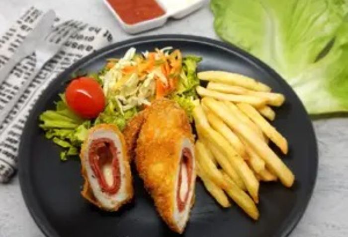 Resep Chicken Cordon Bleu Krispi dan Juicy ala Restoran dengan Bahan Sederhana