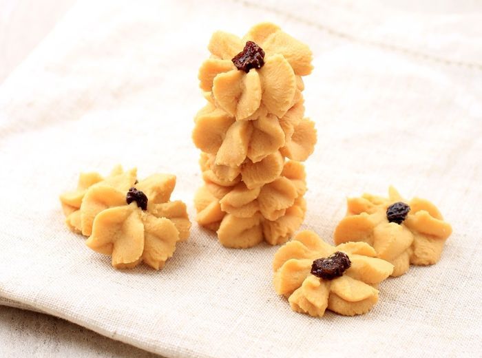17 Ide Nama Usaha Kue Semprit yang Kece, Bikin Lebaran Makin Manis!