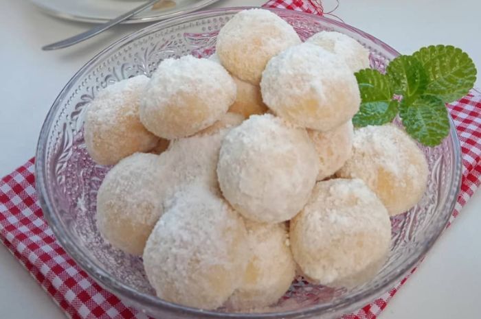 Resep Kue Putri Salju 1 Kg yang Simple, Lembut dan Renyah!