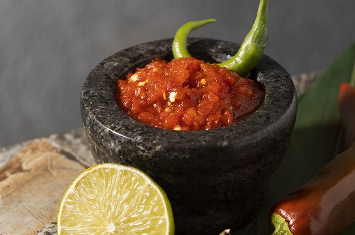 Cara Membuat Sambal Terasi Tanpa Minyak, Lebih Sehat tapi Tetap Enak!