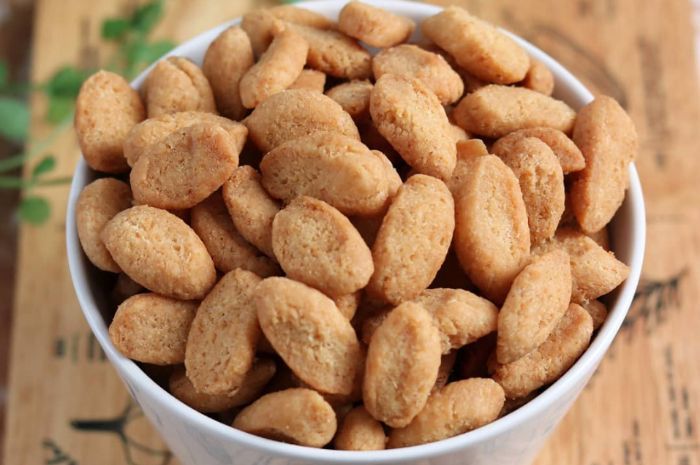 Resep Biji Ketapang dengan 1 Kg Terigu, Renyah dan Gurih!