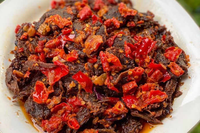 3 Resep Dendeng Balado Khas Padang, Empuk dan Tahan Lama!