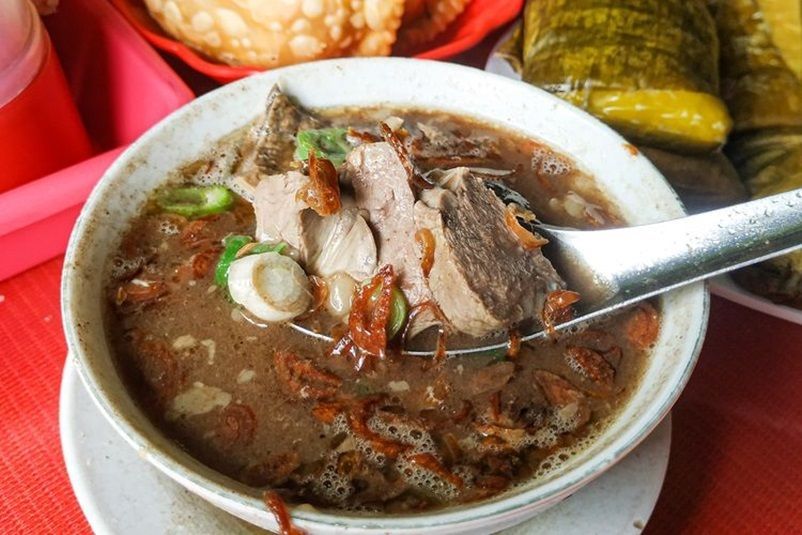 Menjelajahi Pedasnya Kuliner Sulawesi, dari Coto, Pallubasa, hingga Bau Peapi