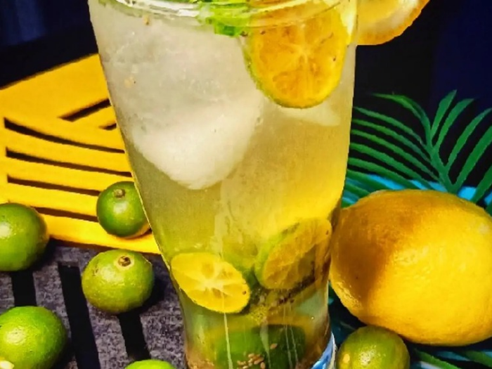 Resep Es Chia Lemon Madu, Minuman Sehat yang Simpel Tapi Kaya Manfaat!