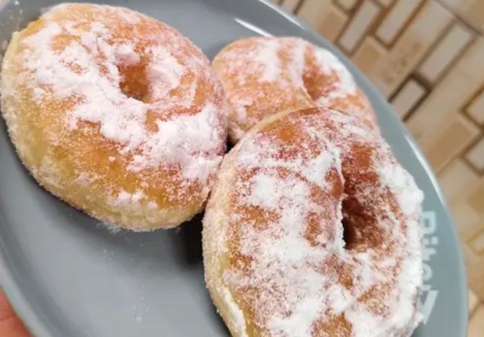 Mau Coba Bikin Donat Kampung Ala Kopi TUKU di Rumah? Begini Resepnya!