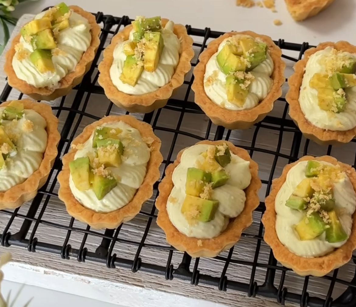 Resep Avocado Pie: Perpaduan Crunchy & Creamy yang Bikin Mood Naik