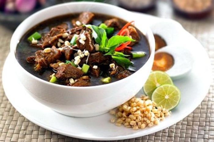 Fakta Tentang Rawon, Sup Hitam Lezat Khas Indonesia yang Mendunia