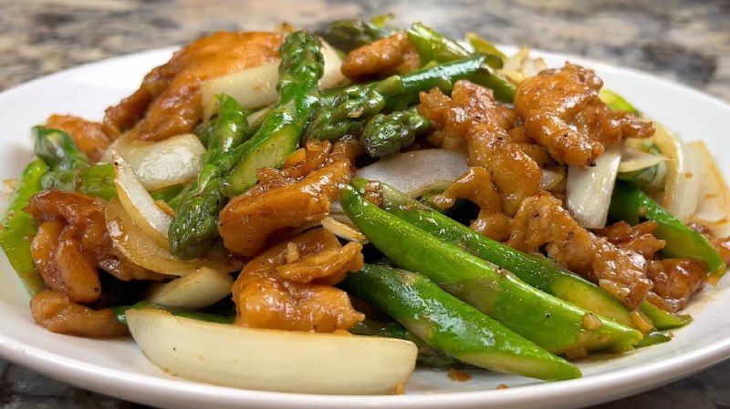 Resep Tumis Asparagus dan Ayam yang Lezat, Bikin Nagih!