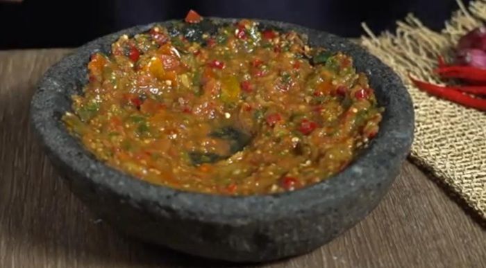 Resep Sambal Rampai Pedas Nampol, Bikin Makan Jadi Lebih Lahap!