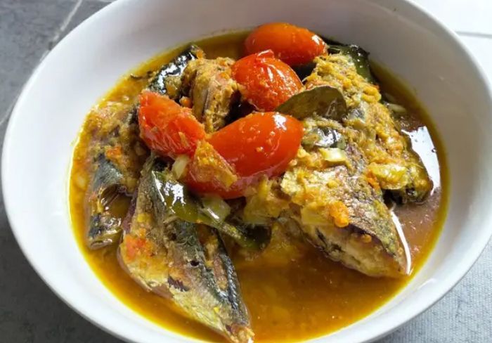 Resep Ikan Kembung Kuah Kuning Seenak Masakan Ibu, Cuma Butuh Bumbu Dapur!