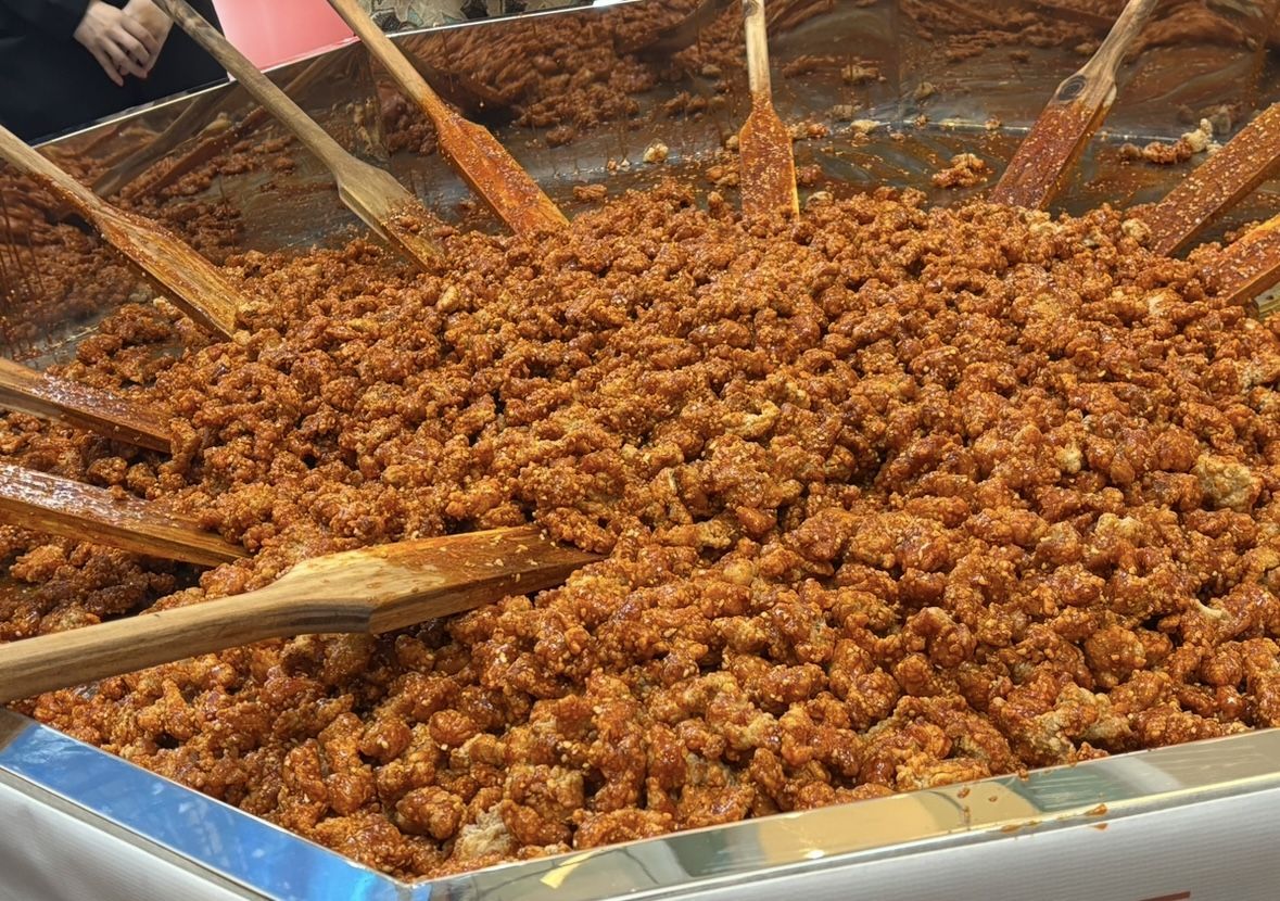 Makanan Korea Ayam Pedas Manis Dakgangjeong Manjakan Lidah Pengunjung Gandaria City