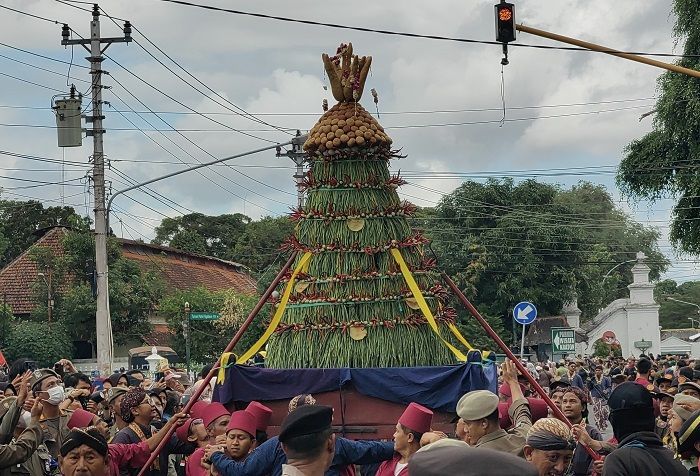 Warga Jogja Berebut Gunungan Garebeg Besar Keraton Yogyakarta 2023