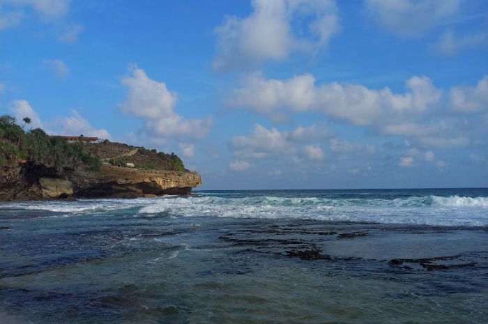 Pantai Midodaren di Gunung Kidul, Jadi Hidden Gem Baru Tempat Wisata di Jogja