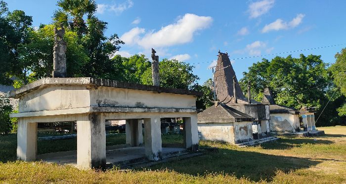 Mengunjungi Kampung Raja Prailu, Ada Kuburan Megalitik di Tanah Sumba