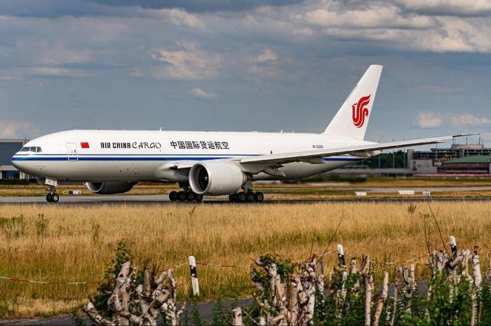 Viral Momen Penumpang Pesawat Terlempar saat Turbulensi Keras di China, Begini Kejadiannya