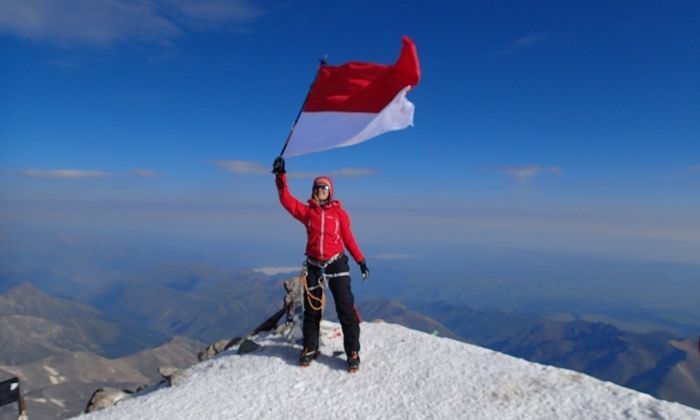 6 Tips Mendaki Gunung Khusus untuk Perempuan Pemula