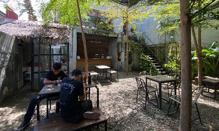 Meski Lewati Gang Sempit, Lora Space Coffeeshop Jadi Hidden Gems di Kota Cinta  Habibi-Ainun 