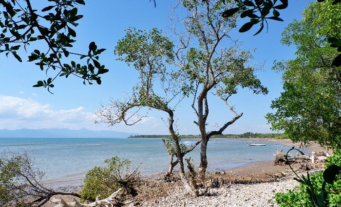 Menjelajah Cantiknya Pantai Sulamanda: 'Sudah Lama Aku Menanti Anda'