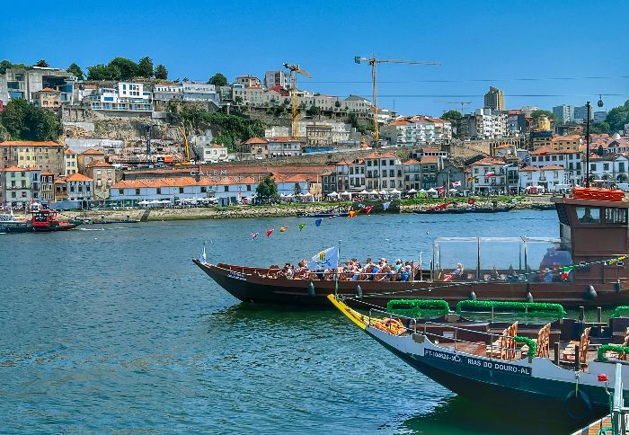 Mengeksplore Kota Porto dengan Kapal Khas Portugis, Turis Dibuat Kagum dengan Kecantikannya