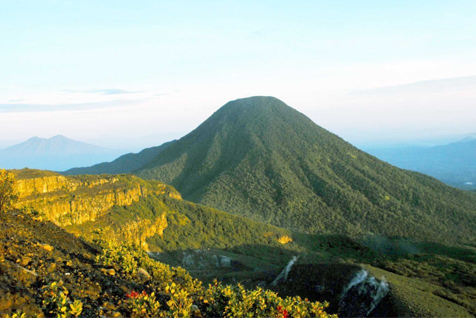 6 Fakta Unik  Gunung Gede Pangrango yang Wajib Diketahui Pendaki