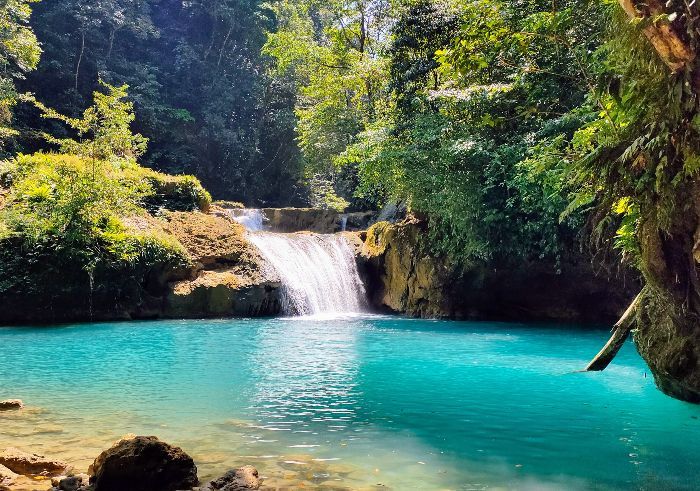 Cantiknya Air Terjun Lokomboro, Kepingan Surga yang Ada di Pulau Sumba