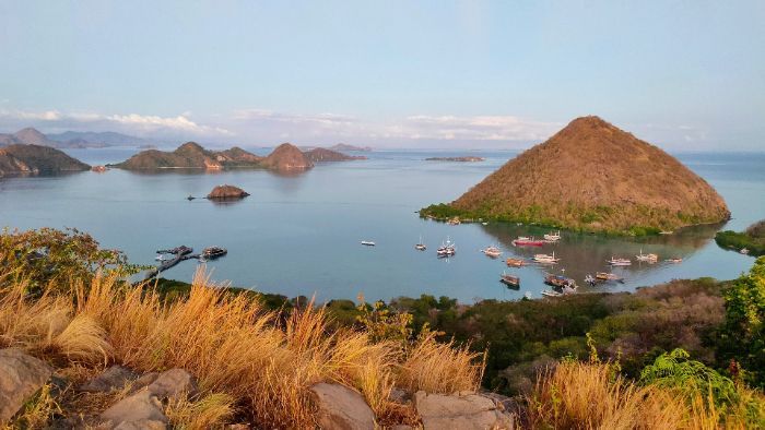 Bukit Sylvia: Kepingan Surga yang Jatuh di Labuan Bajo, View-nya Sungguh Mengagumkan