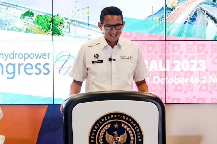 Menparekraf Sandiaga Uno Rilis Program KKN/KKL #DiIndonesiaAja untuk Capai Target Wisatawan