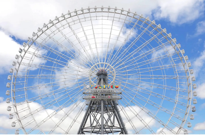 Menikmati Kotatsu in The Sky Sambil Melihat Pemandangan Osaka dari Kincir Ria Tertinggi di Jepang