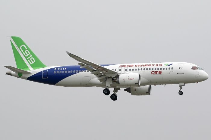 China Luncurkan Pesawat Saingan Boeing dan Airbus di Singapore Air Show 2024