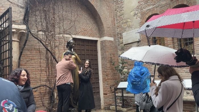 Berkunjung ke Rumah Romeo & Juliet: Jadi Tempat Wisata dan Banyak Mitos di Dalamnya