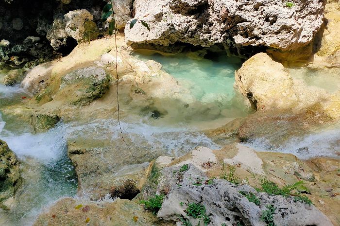 Rekomendasi Tempat Wisata Air Terjun di Nusa Tenggara Timur, Bisa Buat Terapi!
