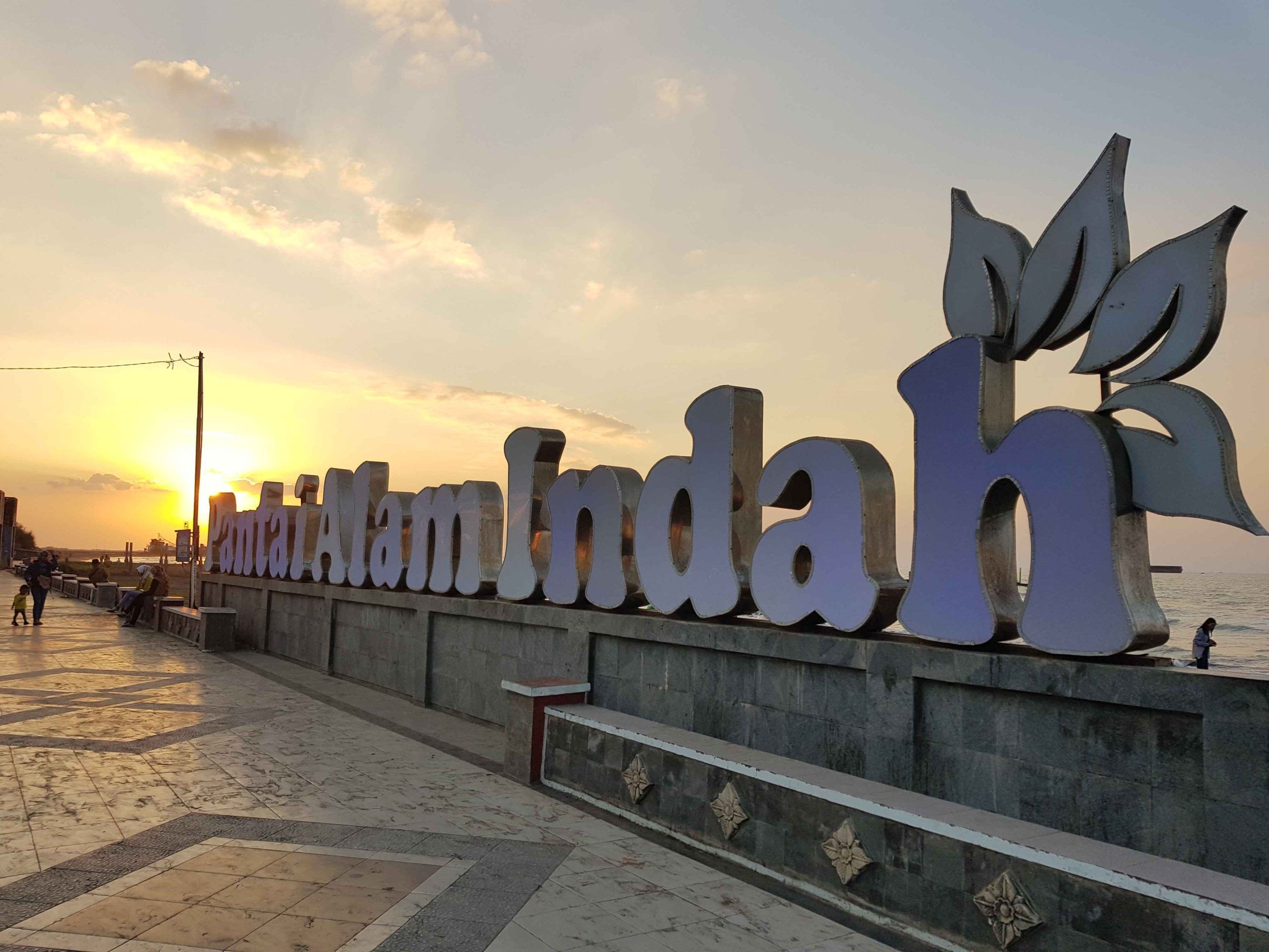 Menelusuri Pesona Pantai Alam Indah di Tegal, Destinasi Liburan Eksotis yang Wajib Dikunjungi