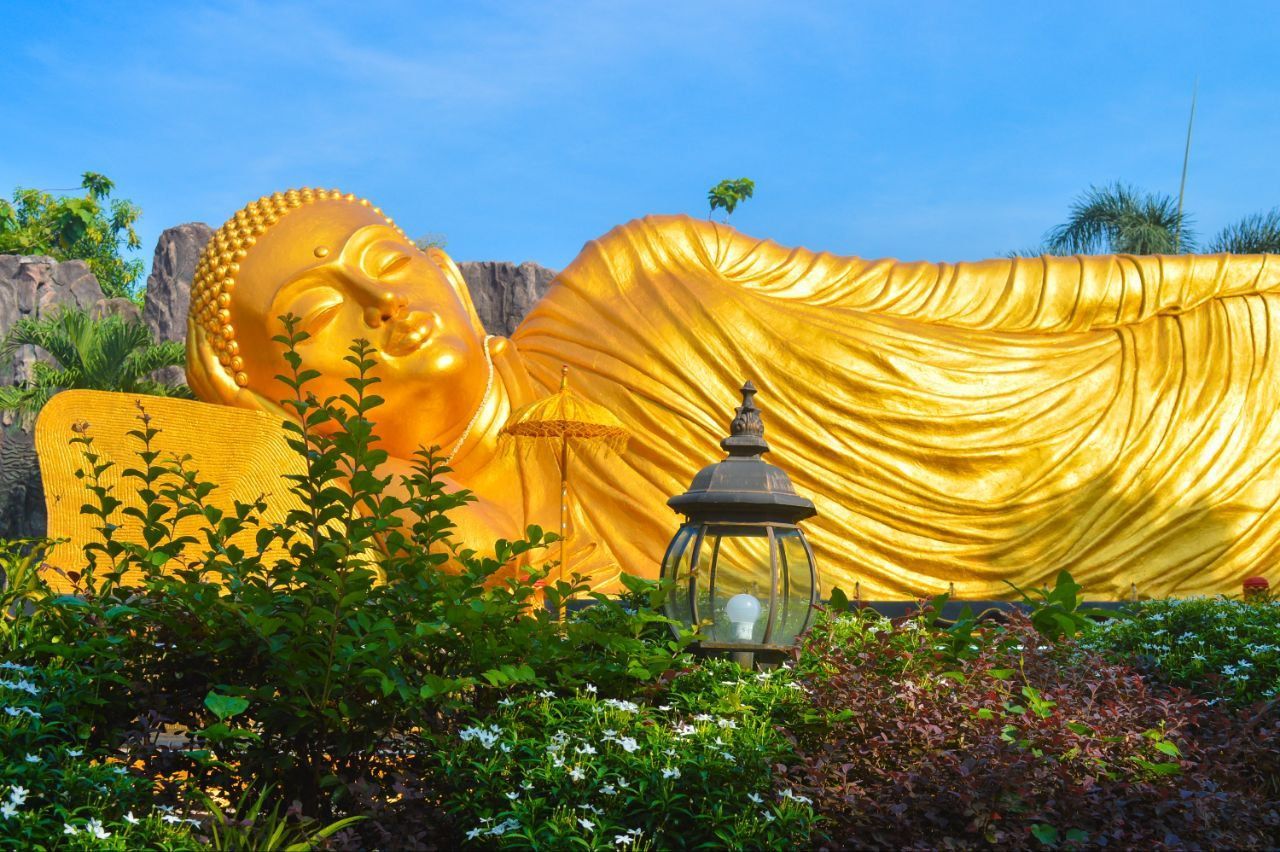 7 Tempat Suci yang Wajib Dikunjungi Umat Buddha Saat Perayaan Waisak