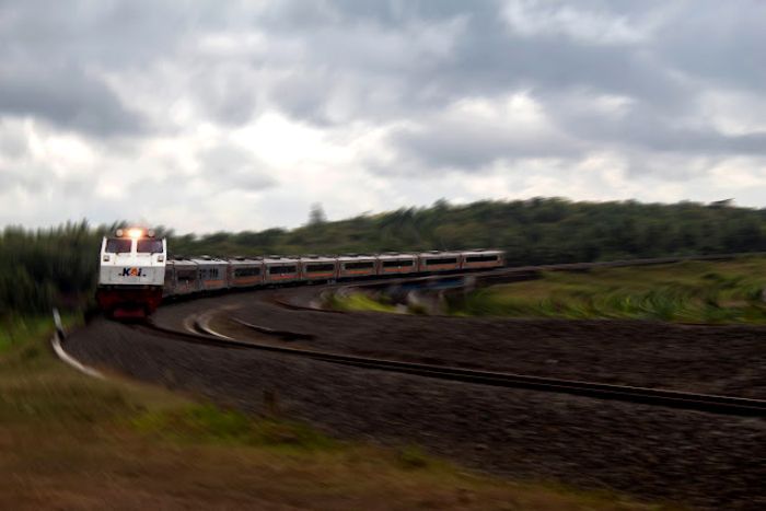 9 Spot View di Kulon Progo yang Wajib Dikunjungi Penggemar Kereta Api