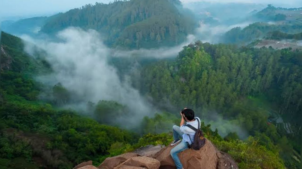 3 Rute Hiking Mudah di Sekitar Bandung untuk Pemula