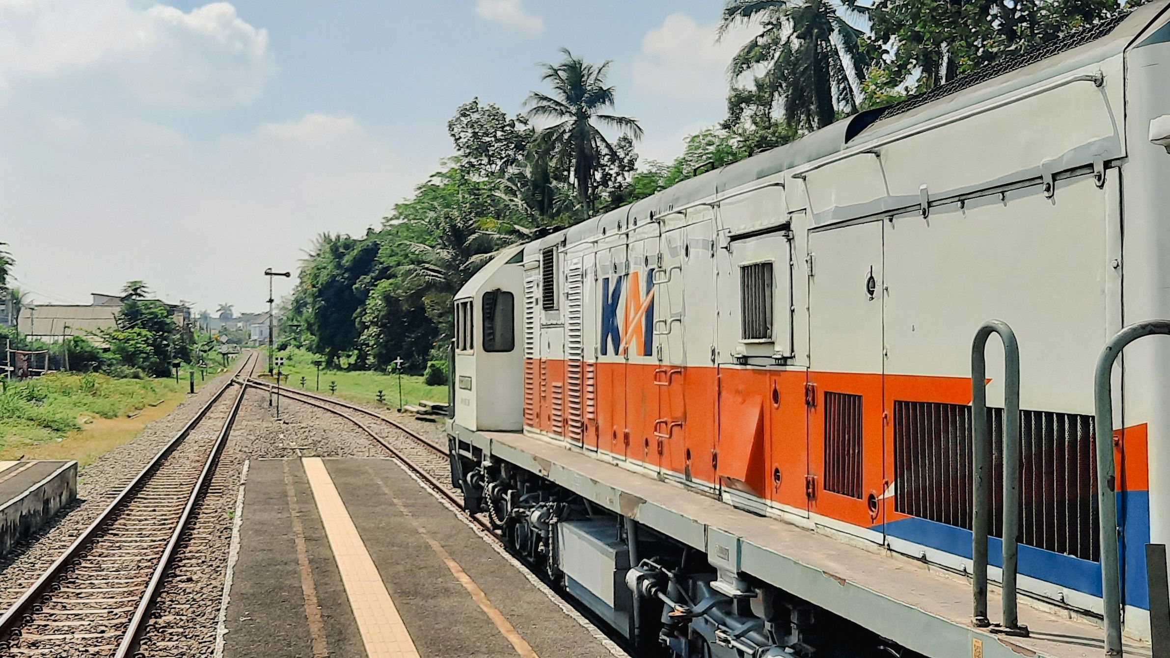 Petualangan Tak Terduga: Jakarta-Bandung dengan Kereta Hanya Rp17 Ribu