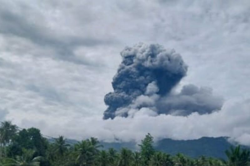 Gunung Dukono di Maluku Utara Erupsi, Keluarkan Abu Setinggi 4.600 Meter