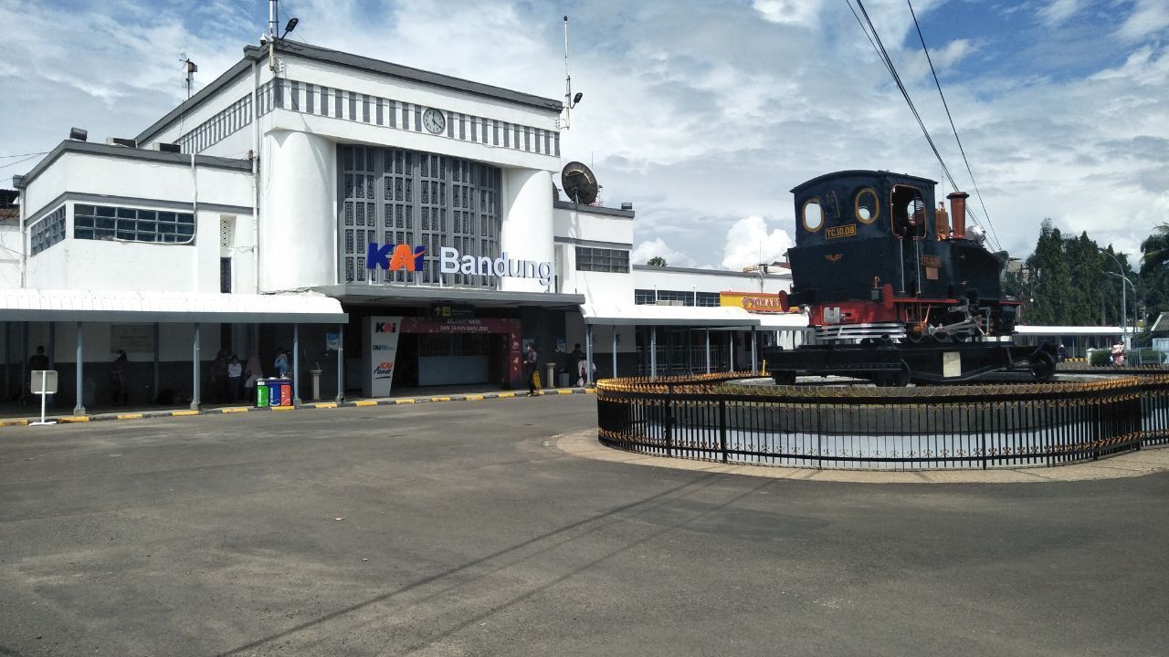 7 Tempat Wisata Dekat dari Stasiun Bandung, Cocok untuk Liburan Singkat