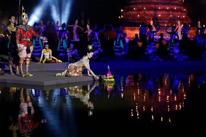 Menikmati Loy Krathong, Pesona Festival Cahaya dan Air yang Wajib Dikunjungi di Thailand