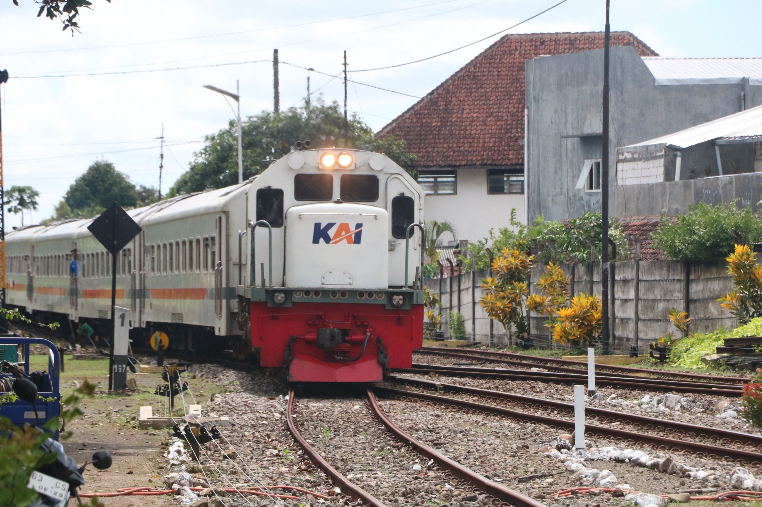 Kereta Api Daop 9 Jember Tetap Normal Meski Gunung Raung Erupsi