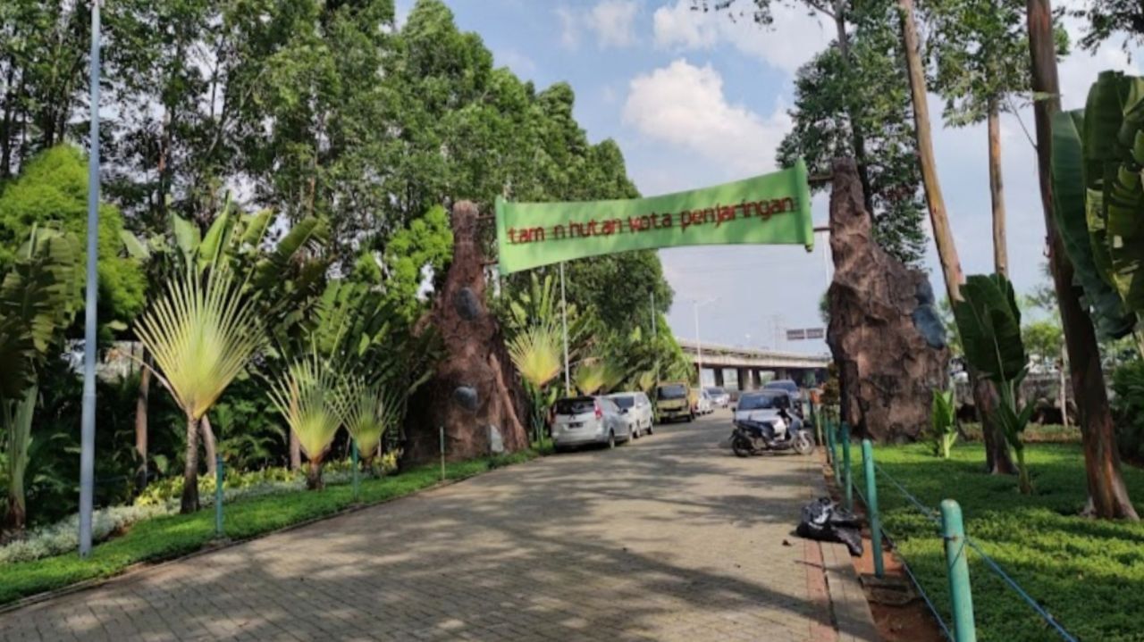 5 Taman di Jakarta Utara Favorit untuk Piknik dan Bersantai