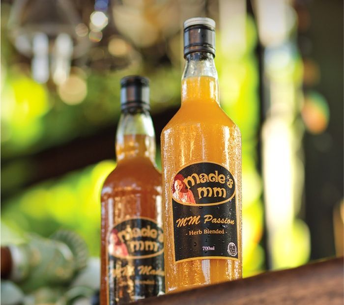 Nikmati Arak Tradisional Bali Hasil Racikan Bli Nyoman Yasa di Warung Made