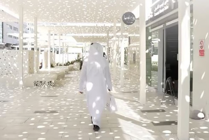 Abu Dhabi Ciptakan Jalur Pejalan Kaki Ber-AC Pertama di Dunia, Solusi Nyaman di Cuaca Panas!