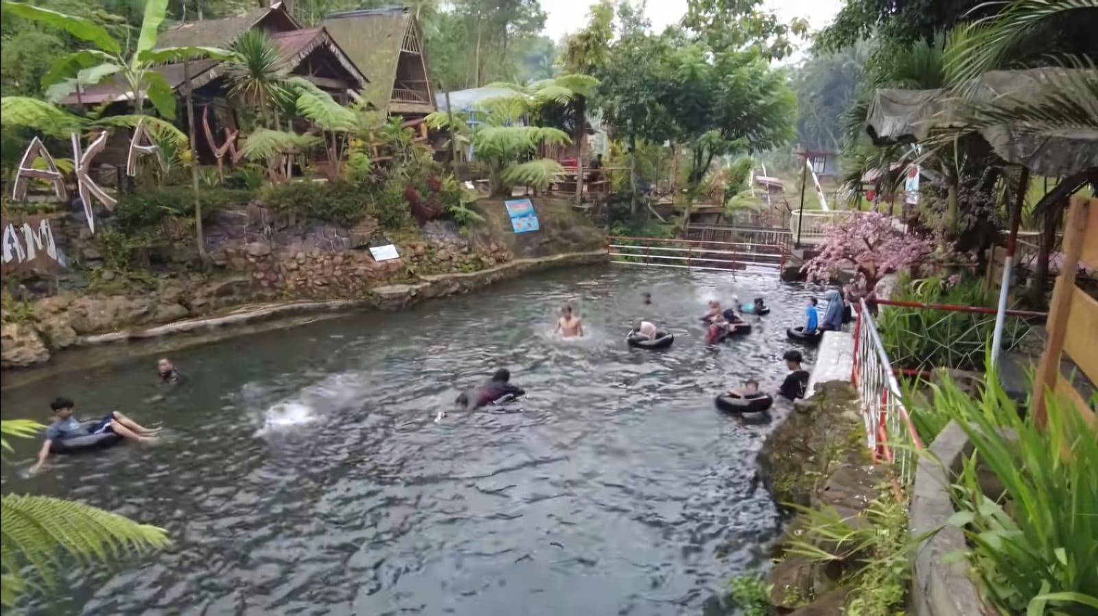 Umbulan Tanaka, Tempat Wisata di Malang yang Sangat Meyatu dengan Alam