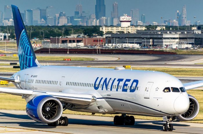 Bikin Geleng-geleng, Pesawat United Airlines Terpaksa Putar Balik ke LA Gegara Pilot Lupa Paspor