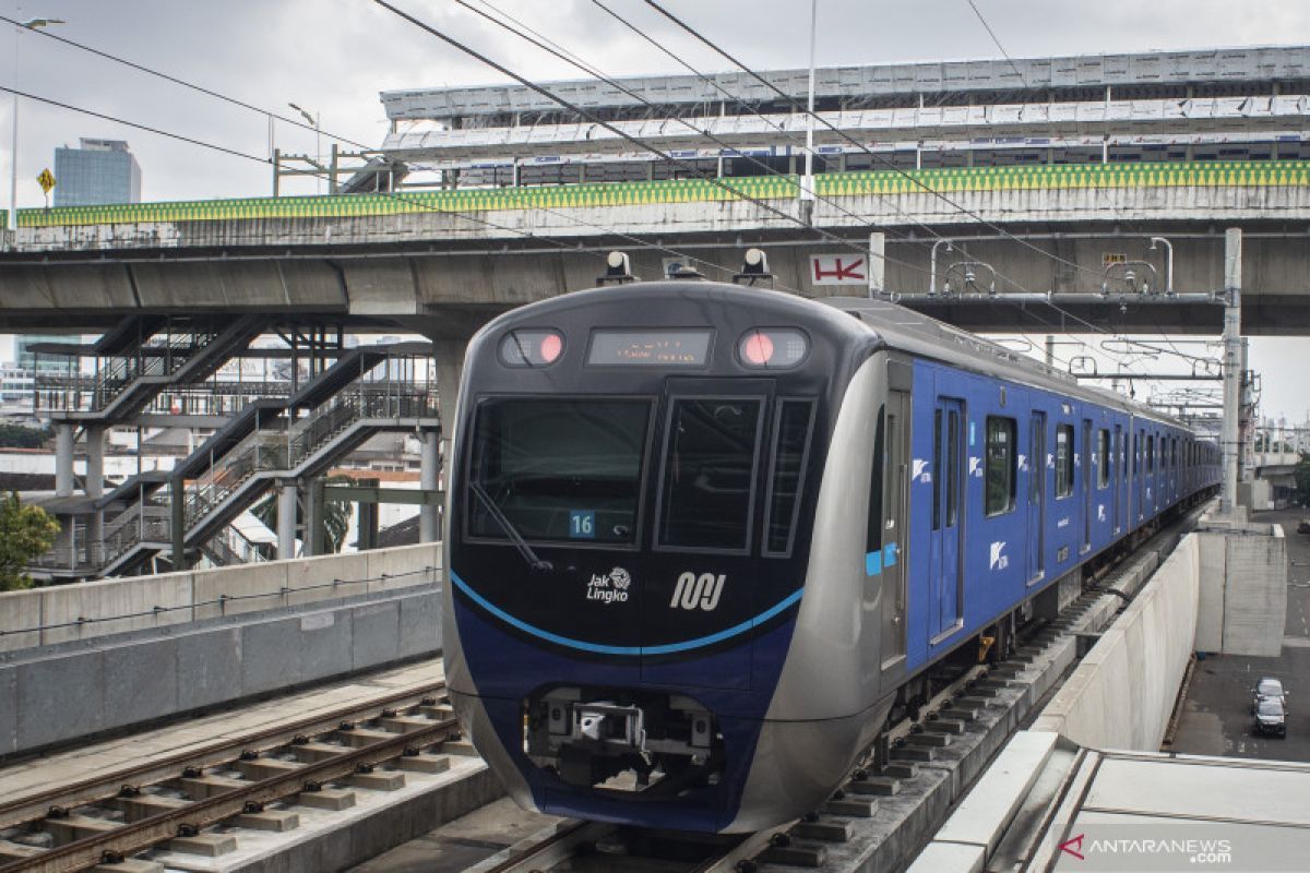 Peringati Hari Kartini, Naik MRT, LRT, dan TransJakarta Gratis untuk Perempuan