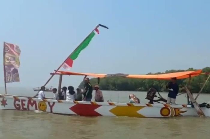 Nikmati Liburan ke Pantai Gisik Cemandi, Surga Tersembunyi di Sidoarjo