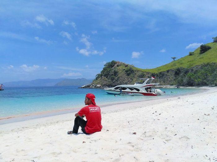 Cantiknya Pantai Kepetingan, Hiden Gem di Sidoarjo Mirip Bali!